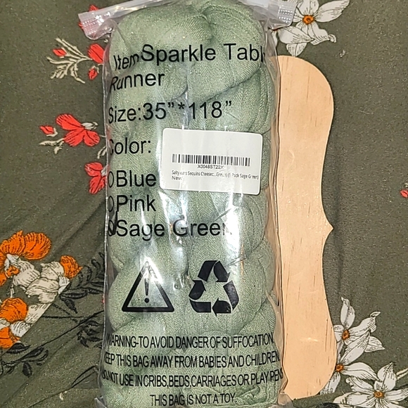 Amazon Table Runner, Sage Green, NIP, 1 Runner - Picture 5 of 8